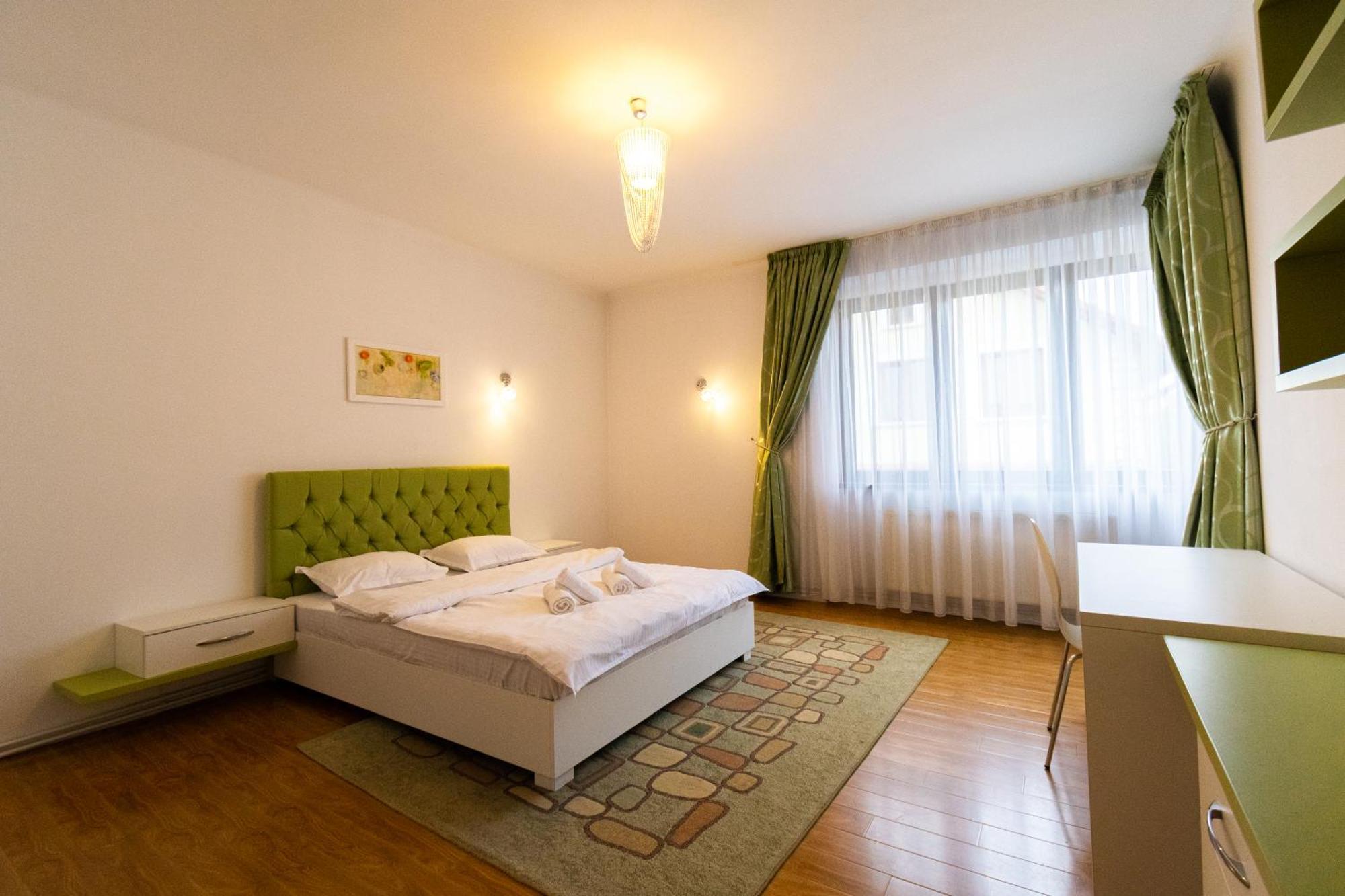 Ardor Apt - Bright And Secluded Apartment In The Heart Of Old Town Brașov Exterior foto